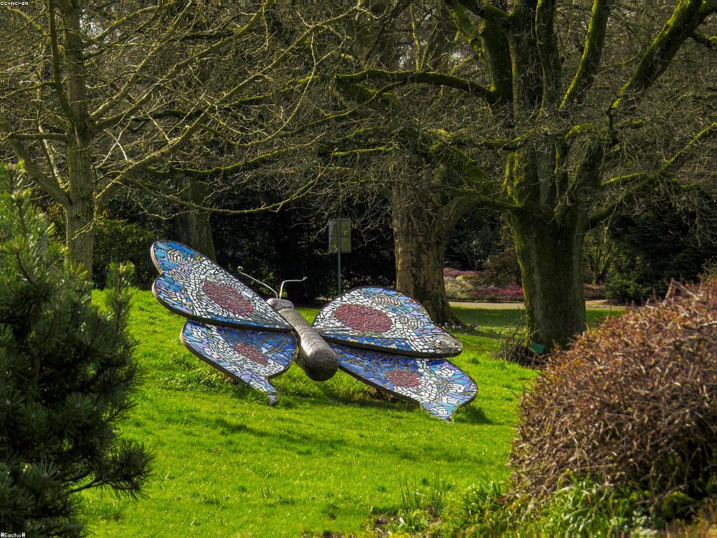 ស្លតថ្មីៗ: ការផ្លាស់ប្ដូរនៅក្នុងពិភពសង្គម